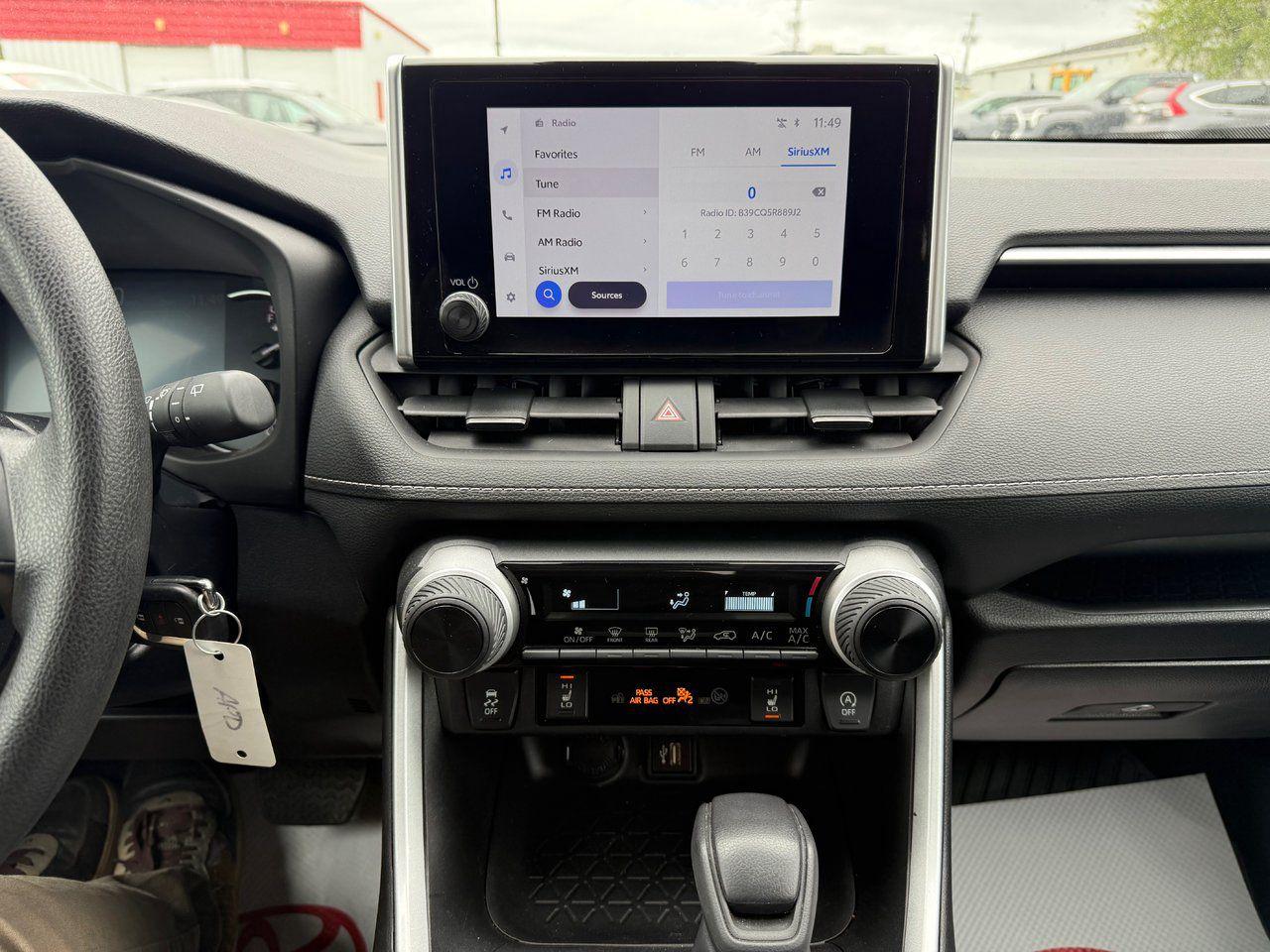 2024 Toyota RAV4 LE Photo