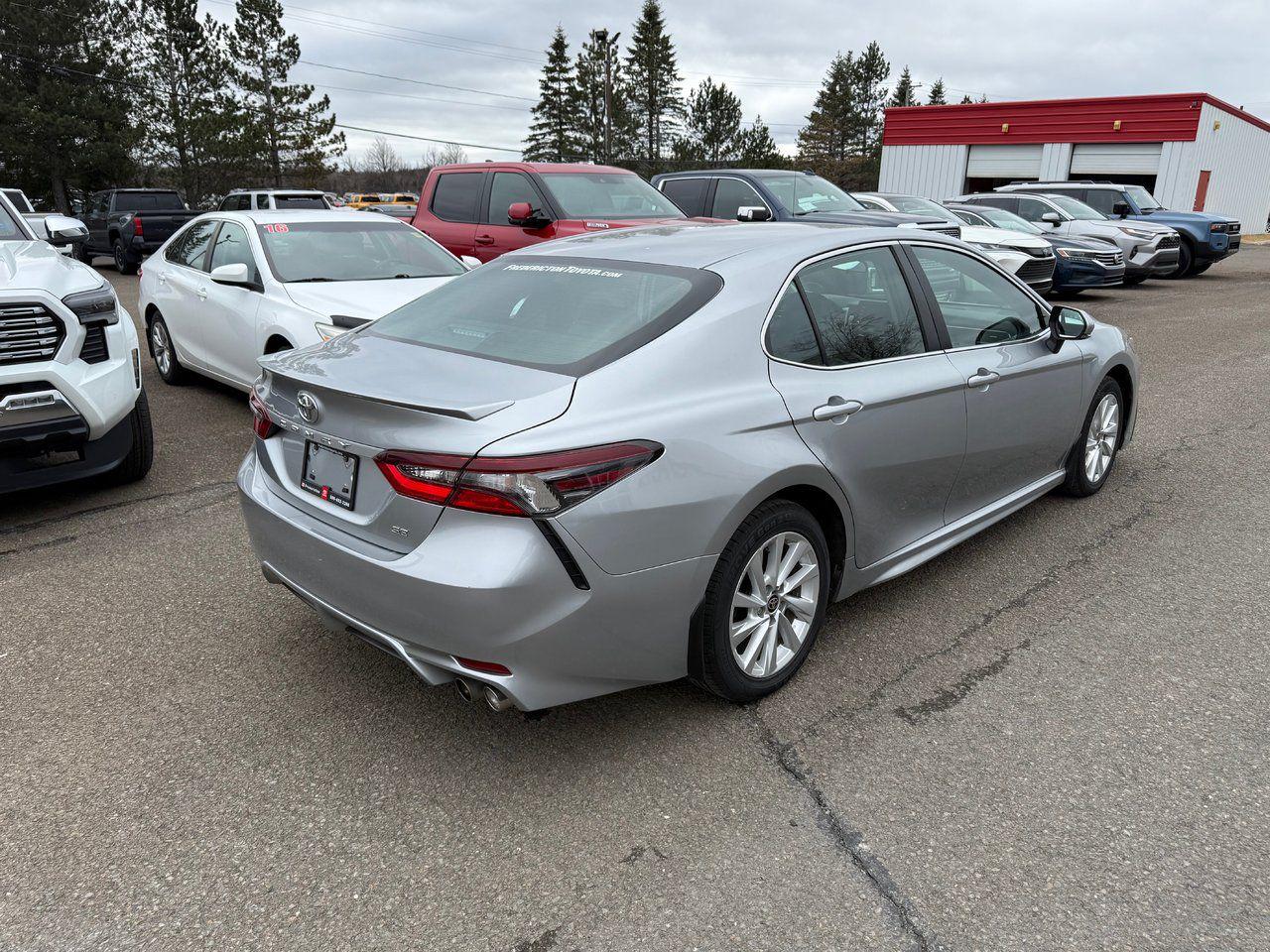 2023 Toyota Camry SE Photo4