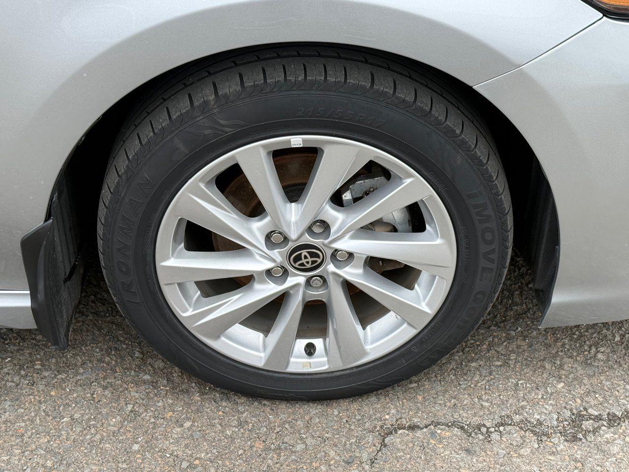 2023 Toyota Camry SE Photo3