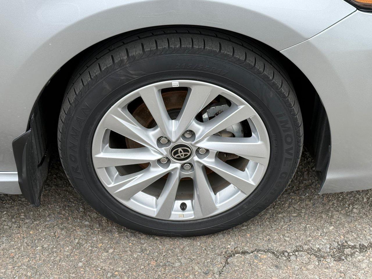 2023 Toyota Camry SE Photo3