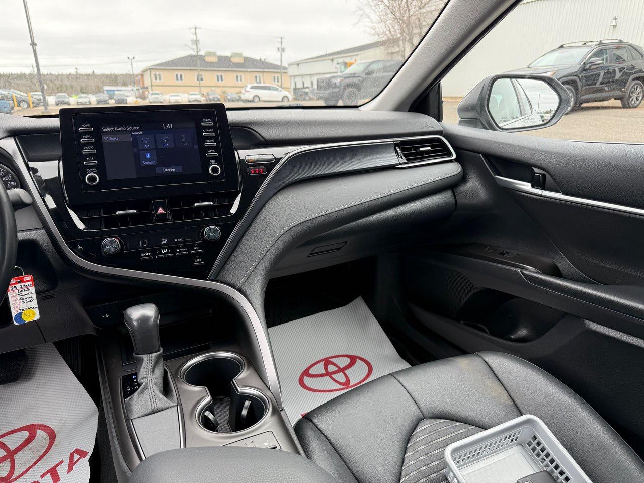 2023 Toyota Camry SE Photo