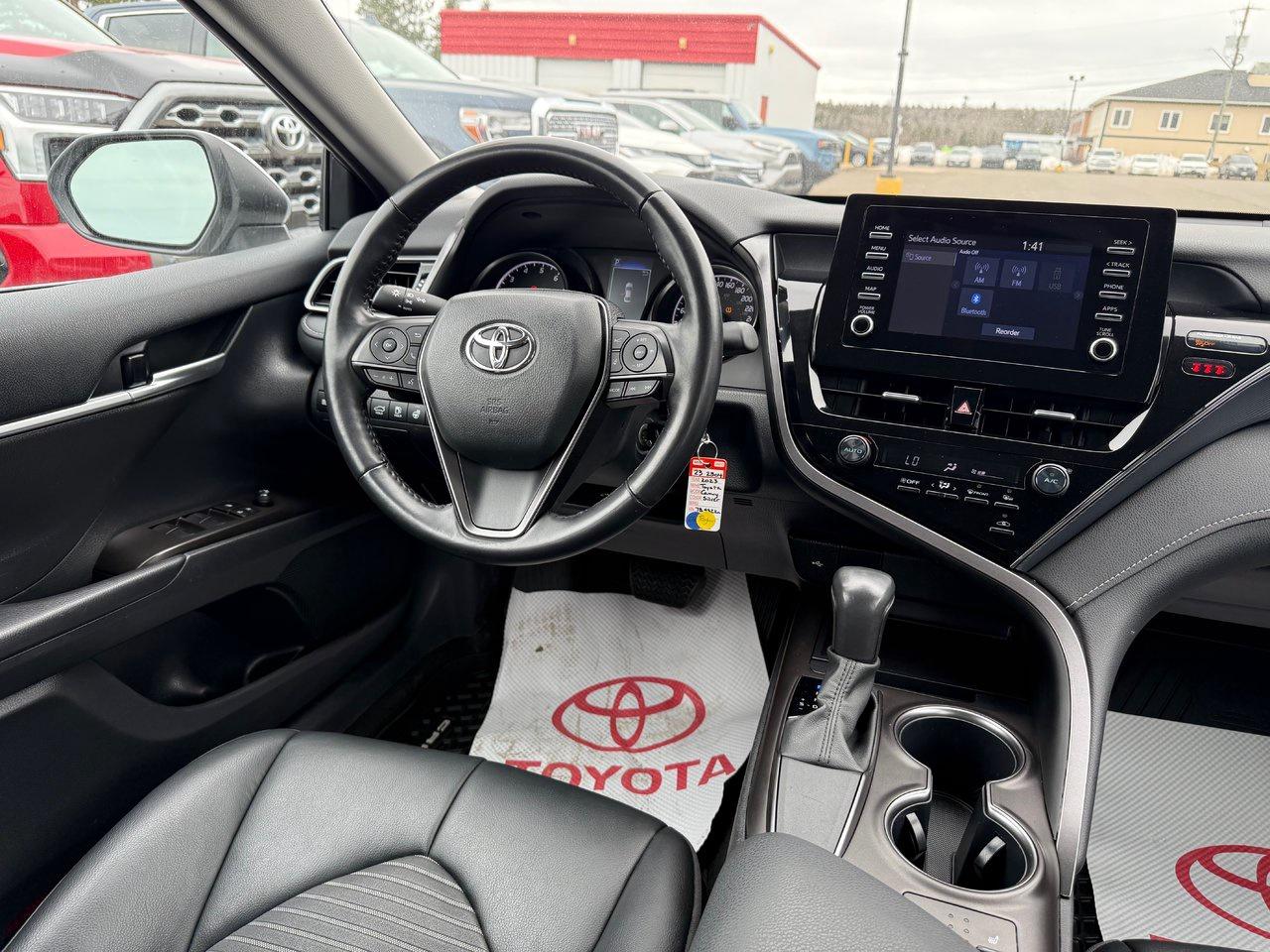 2023 Toyota Camry SE Photo