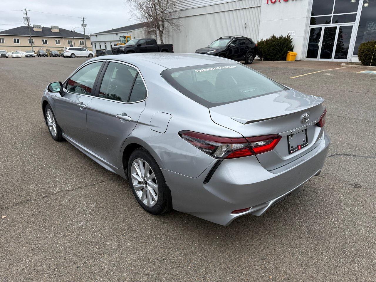 2023 Toyota Camry SE Photo