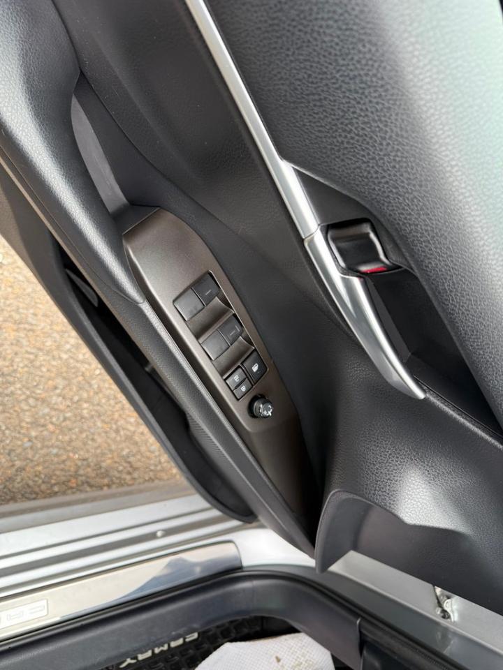 2023 Toyota Camry SE Photo