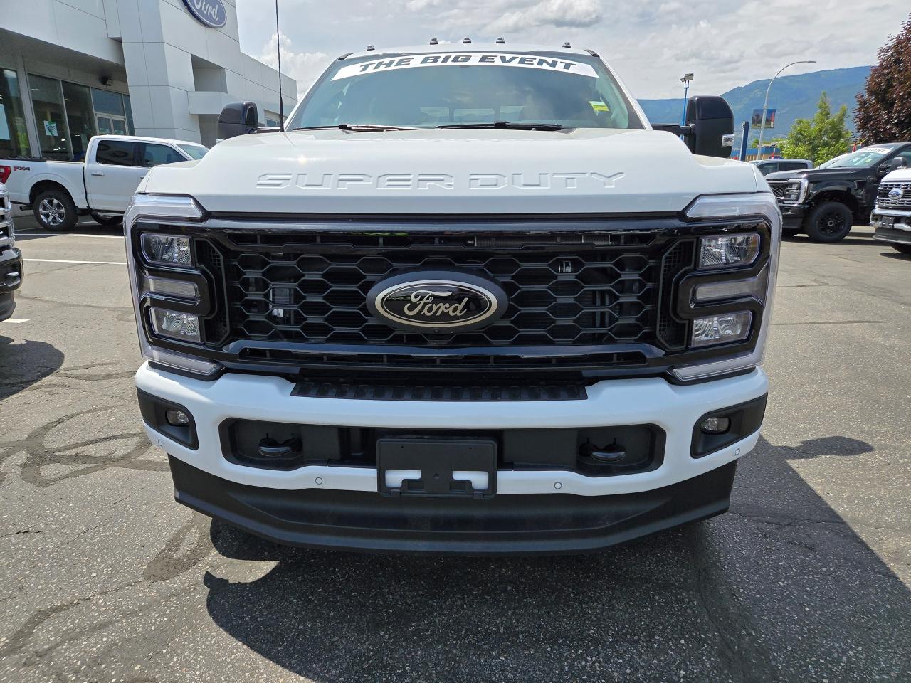 2025 Ford F-350 Super Duty SRW Lariat Photo
