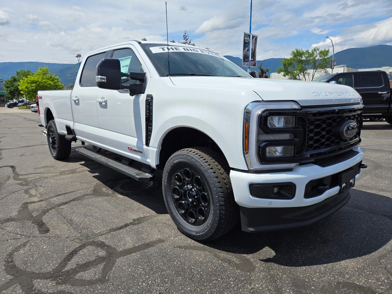 2025 Ford F-350 Super Duty SRW Lariat Photo2