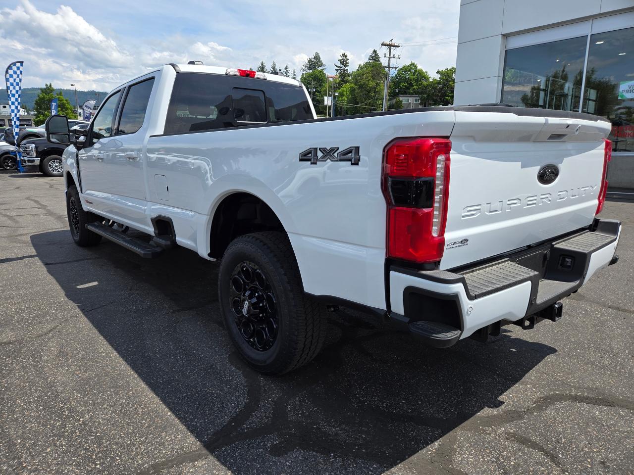 2025 Ford F-350 Super Duty SRW Lariat Photo5