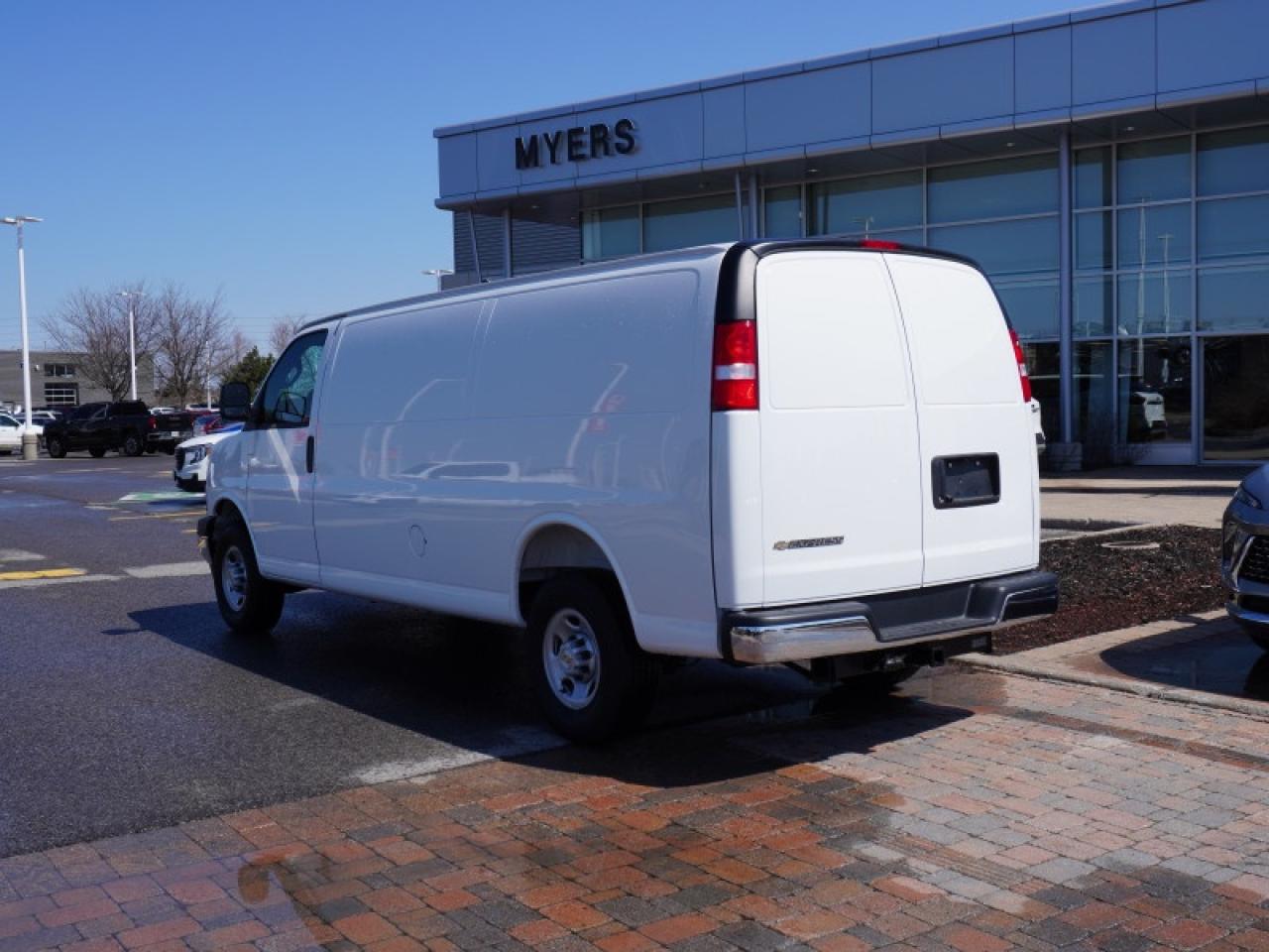 2025 Chevrolet Express Cargo Van 2500 155  - Audio System Photo2