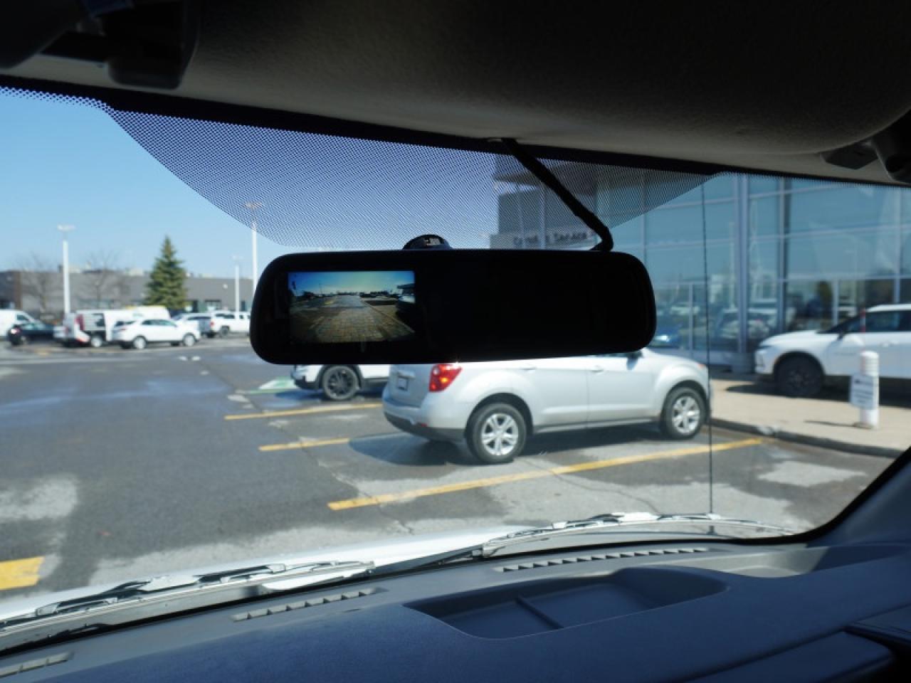 2025 Chevrolet Express Cargo Van 2500 155  - Audio System Photo