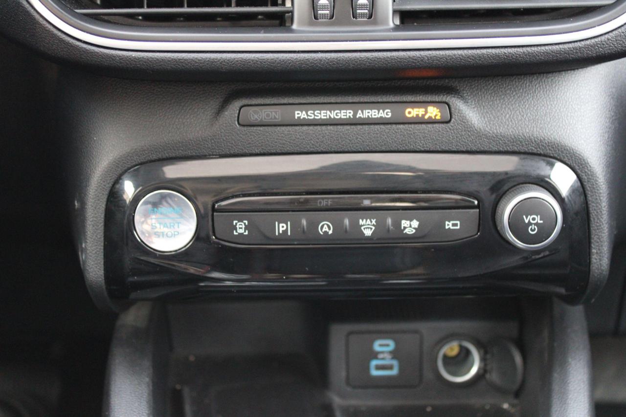 2023 Ford Escape Platinum AWD - Photo #10
