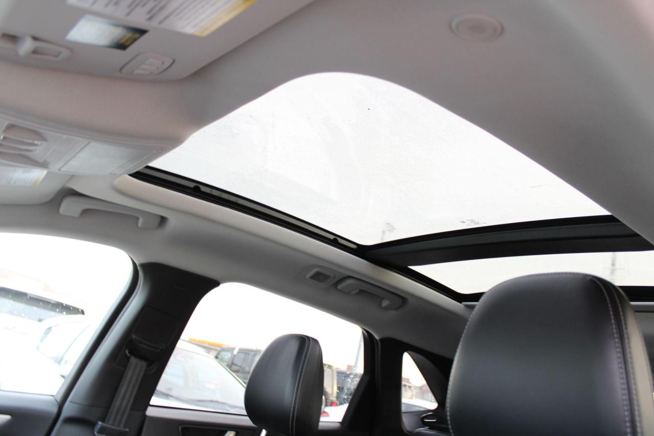 2023 Ford Escape Platinum AWD - Photo #17