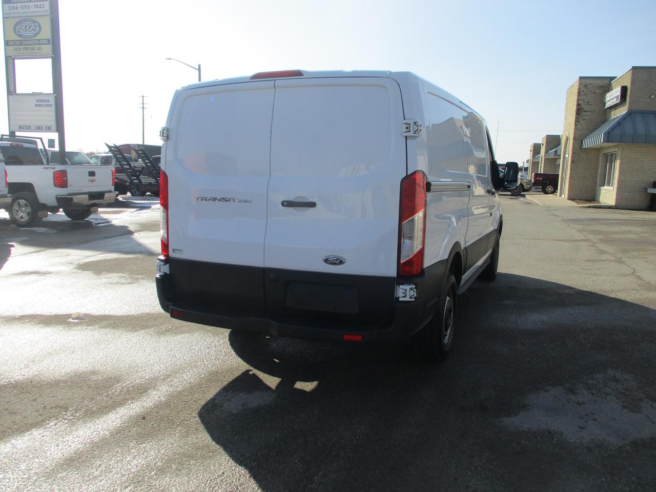 2018 Ford Transit  - Photo #4