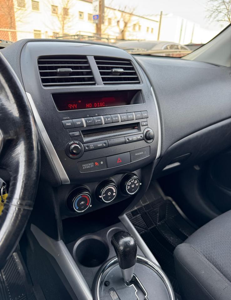 2011 Mitsubishi RVR SE - CERTIFIED - NO ACCIDENTS - Photo #11