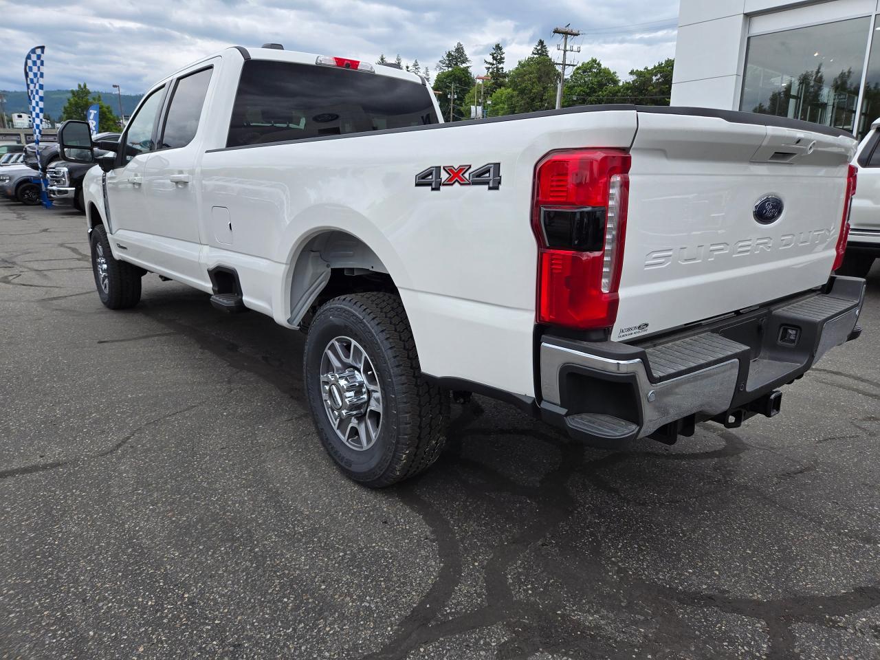 2025 Ford F-350 Super Duty SRW Lariat Photo5