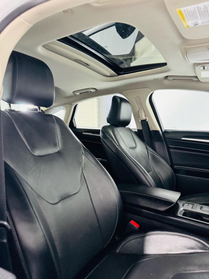 2020 Ford Fusion Hybrid Titanium - Photo #24