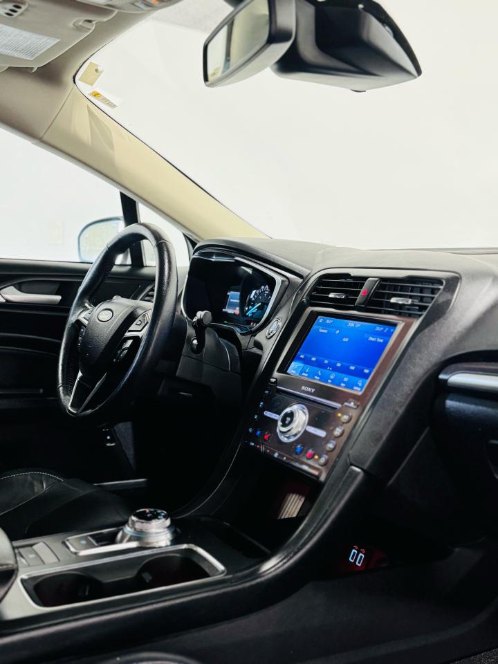 2020 Ford Fusion Hybrid Titanium - Photo #25