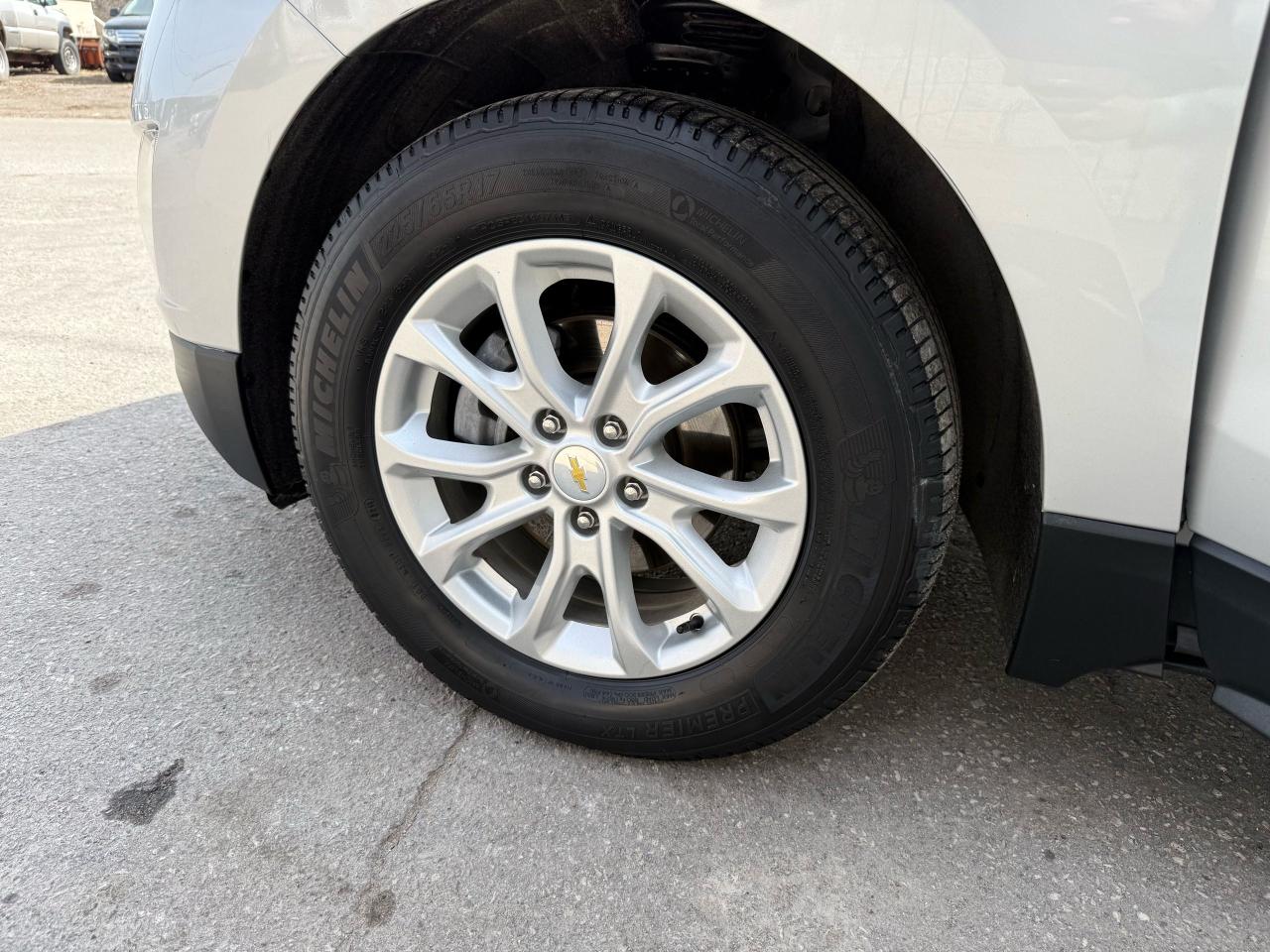 2019 Chevrolet Equinox LS - Photo #2