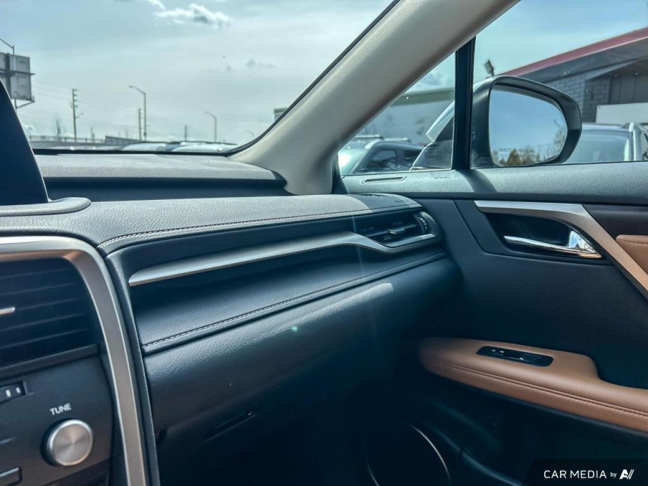2022 Lexus RX RX 350 / ROOF / LEATHER / AWD / NO ACCIDENTS - Photo #21