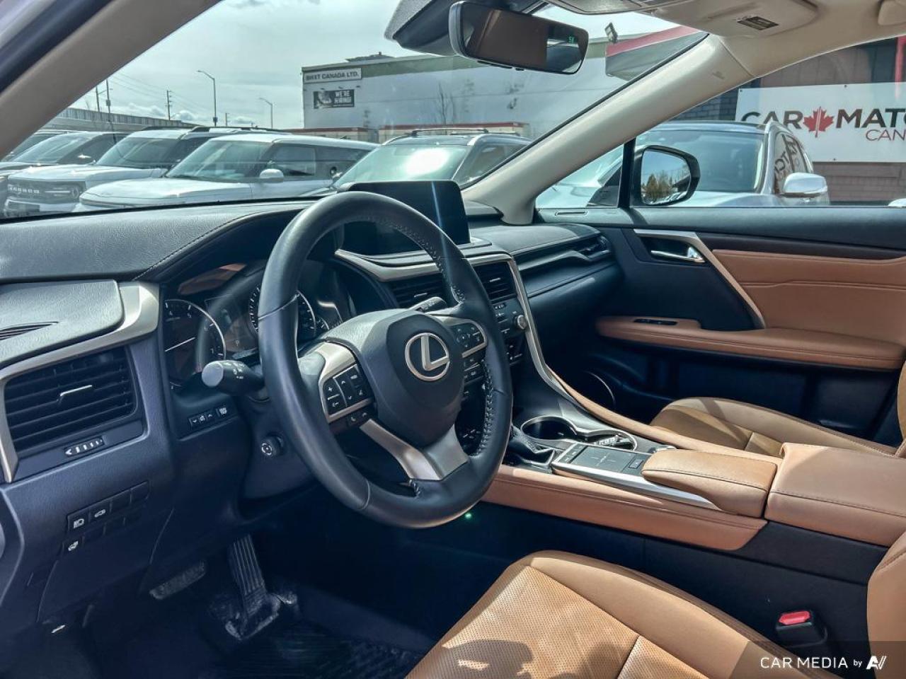 2022 Lexus RX RX 350 / ROOF / LEATHER / AWD / NO ACCIDENTS - Photo #11