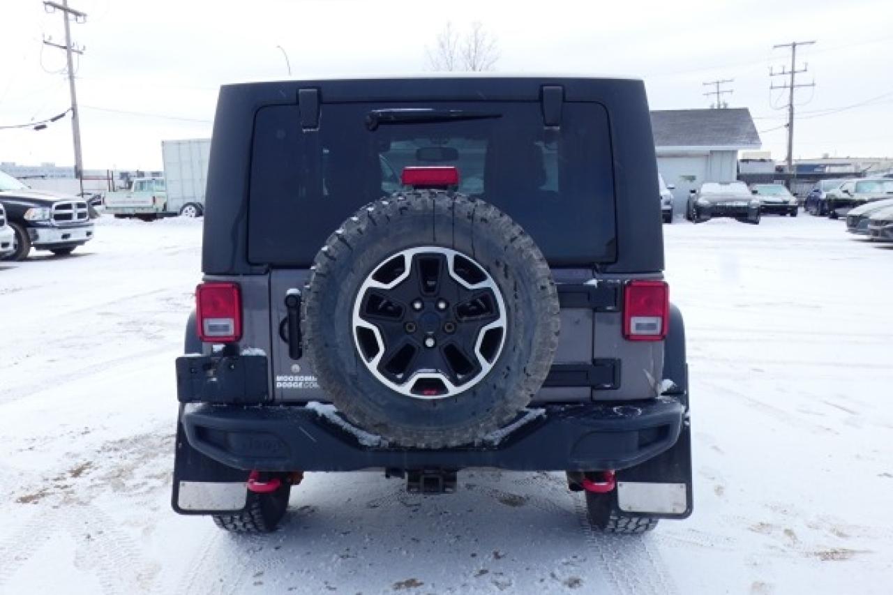 2016 Jeep Wrangler Rubicon 6 spd manual 4WD 2dr w/Htd L, NAV - Photo #7