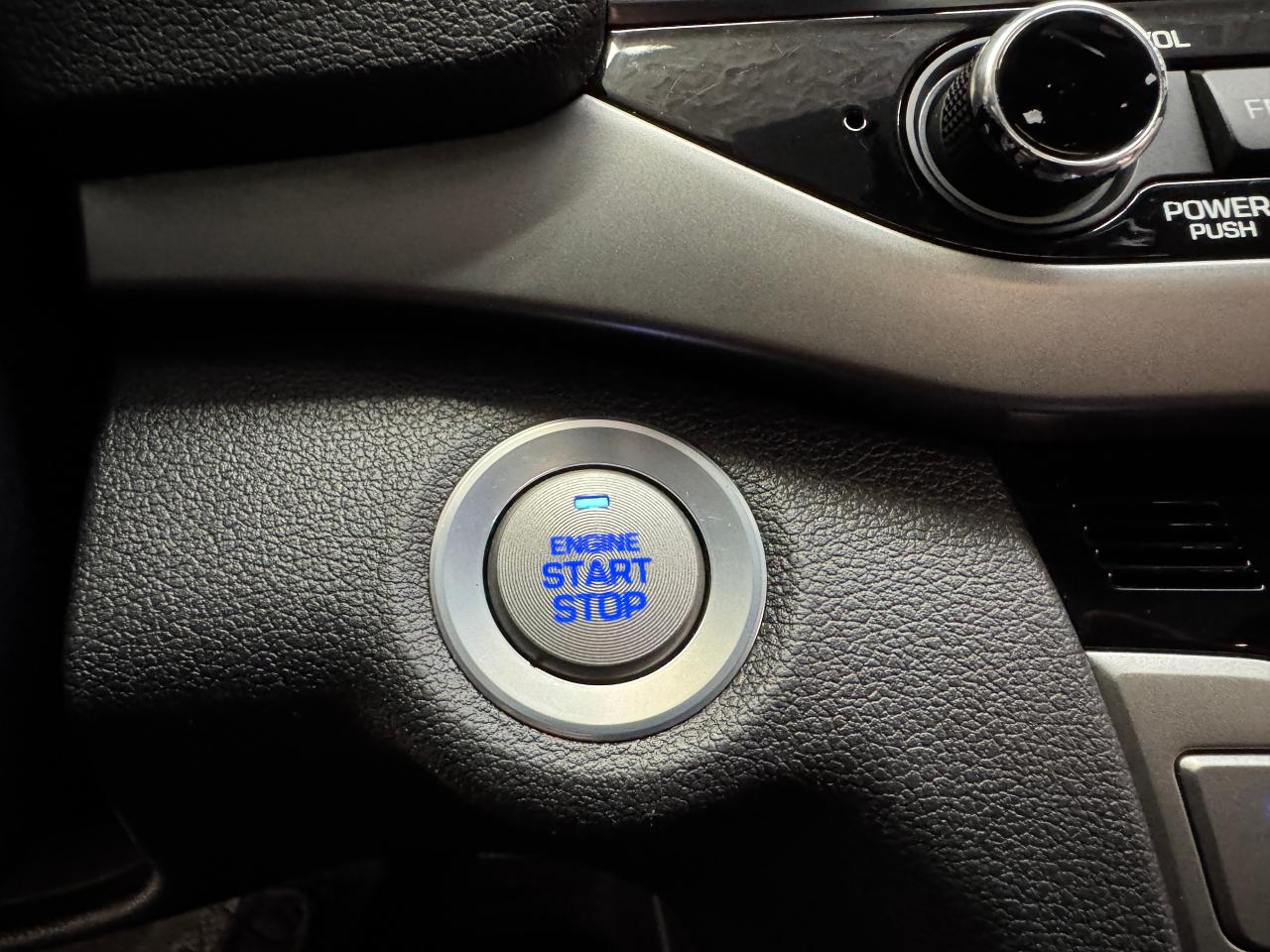 2017 Hyundai Elantra LIMITED+sunroof+GPS+ApplePlay+Heated Steering - Photo #48