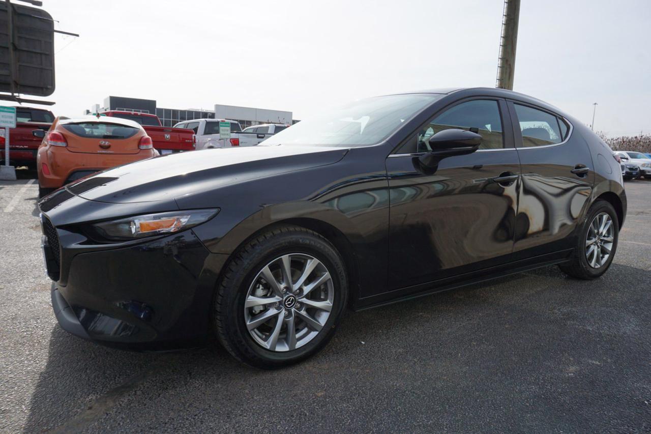 2023 Mazda MAZDA3 SELECT SPORT CERTIFIED *1 OWNER*MAZDA MAINTAIN* CAMERA BLUETOOTH HEATED SEATS CRUISE ALLOYS - Photo #3