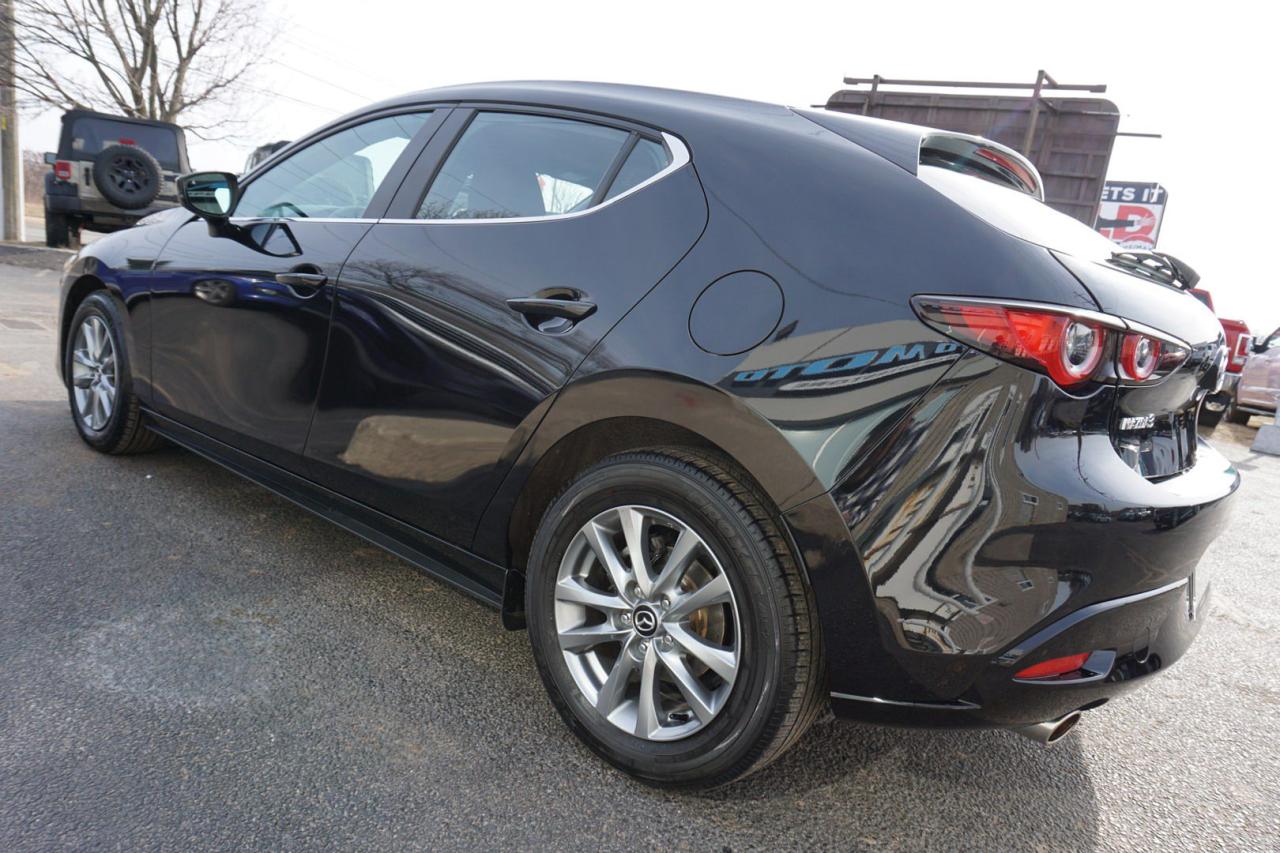 2023 Mazda MAZDA3 SELECT SPORT CERTIFIED *1 OWNER*MAZDA MAINTAIN* CAMERA BLUETOOTH HEATED SEATS CRUISE ALLOYS - Photo #4