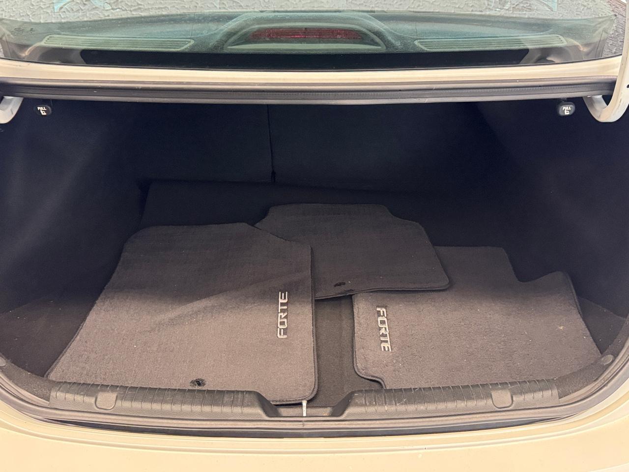 2018 Kia Forte LX+New Tires+Camera+ApplePlay+CLEAN CARFAX - Photo #25