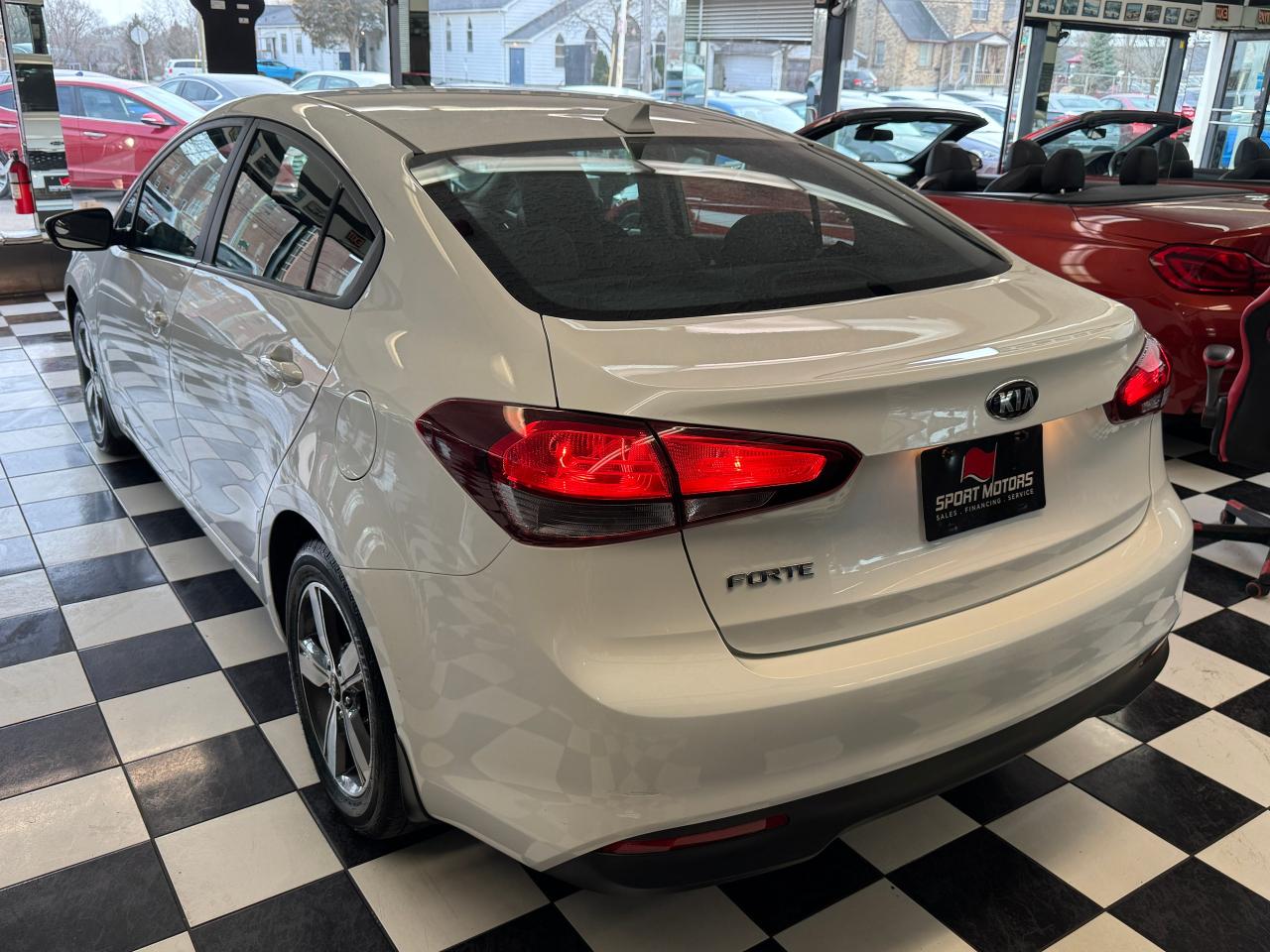 2018 Kia Forte LX+New Tires+Camera+ApplePlay+CLEAN CARFAX - Photo #5