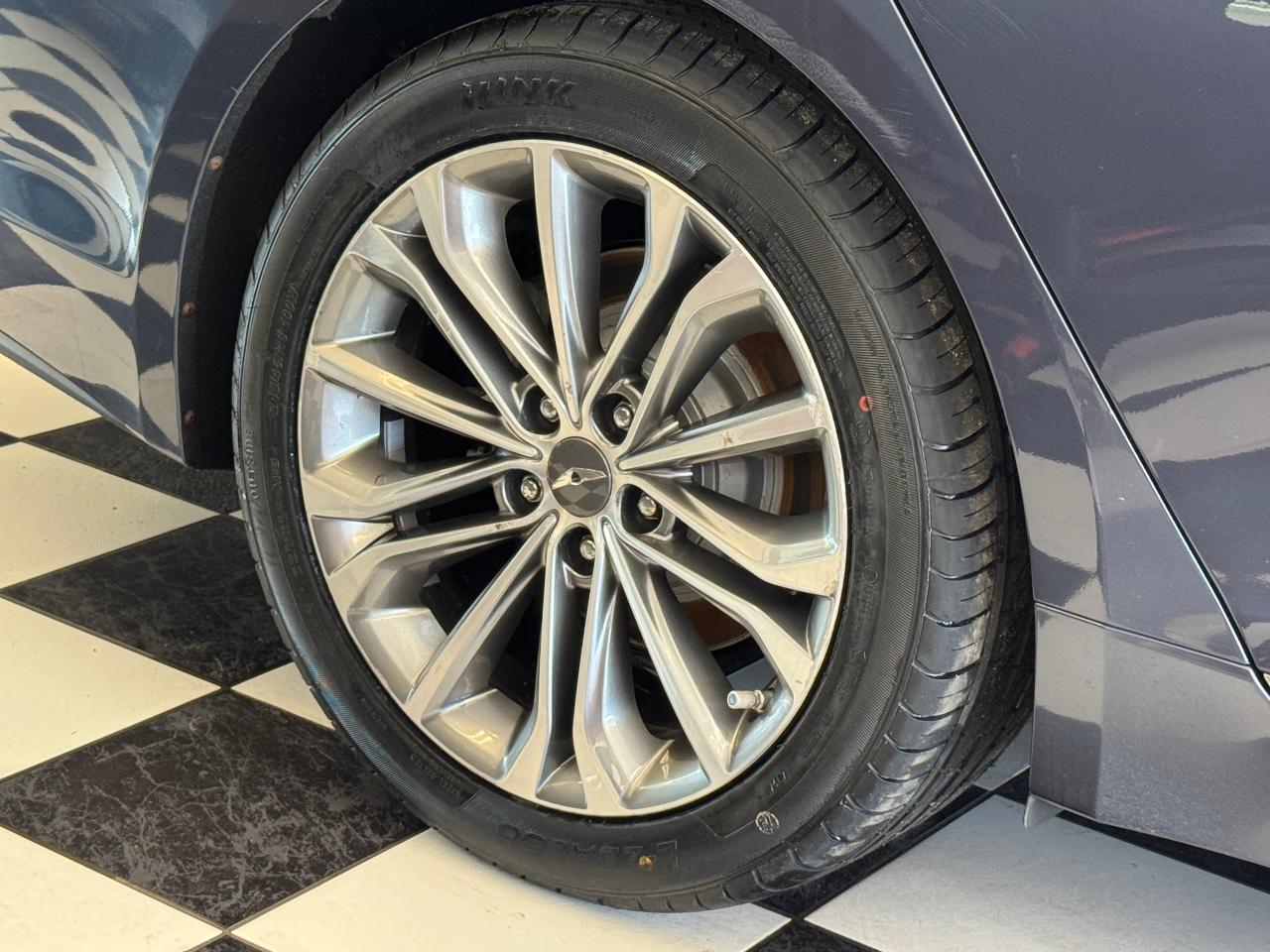 2015 Hyundai Genesis Luxury AWD+New Tires+PANO Roof+GPS+CLEAN CARFAX Photo58