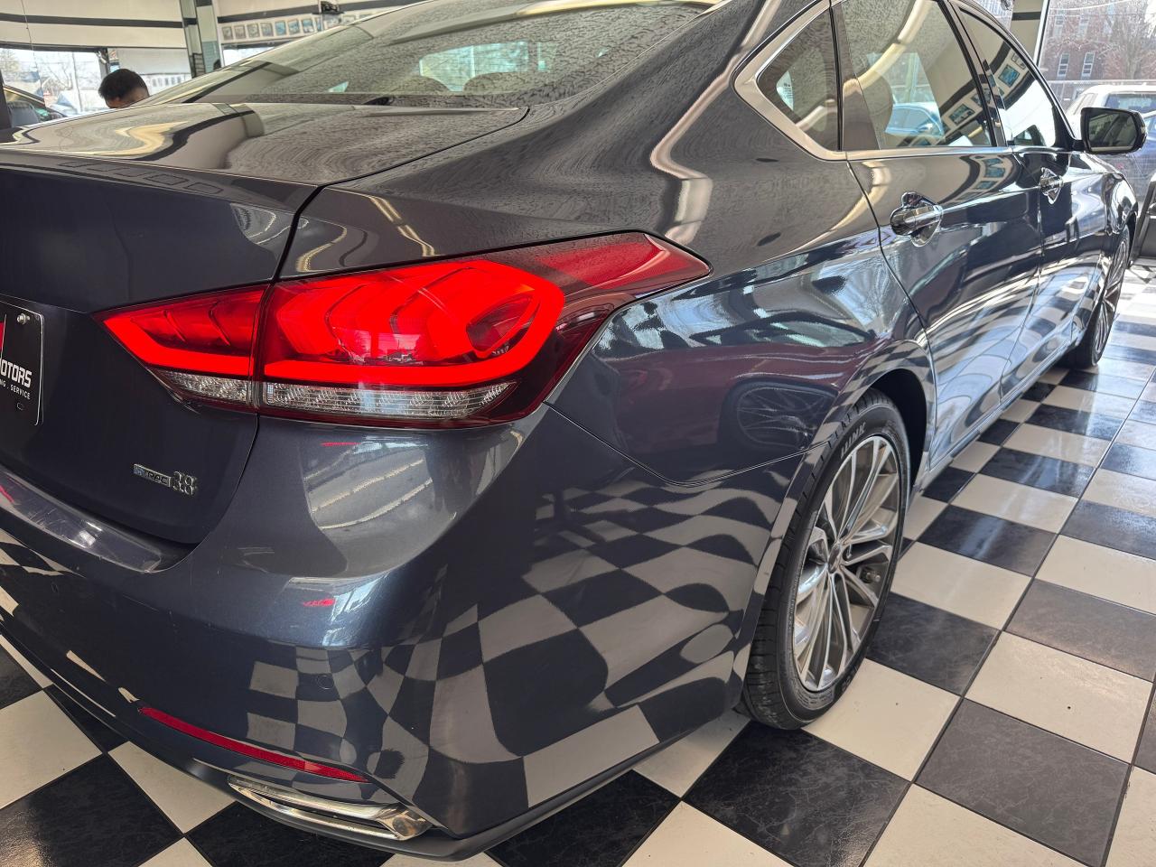 2015 Hyundai Genesis Luxury AWD+New Tires+PANO Roof+GPS+CLEAN CARFAX Photo42