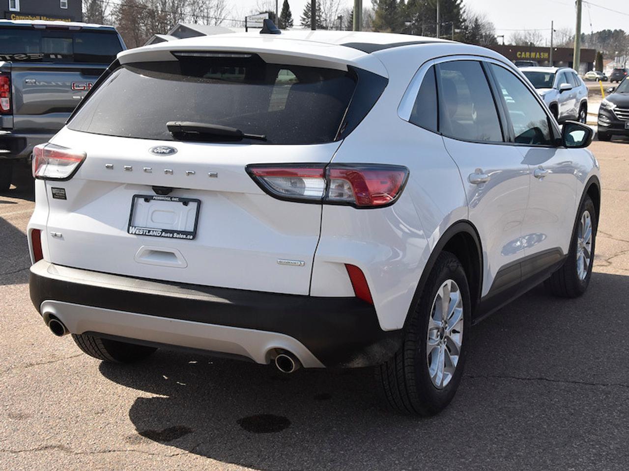 2020 Ford Escape SE Photo2