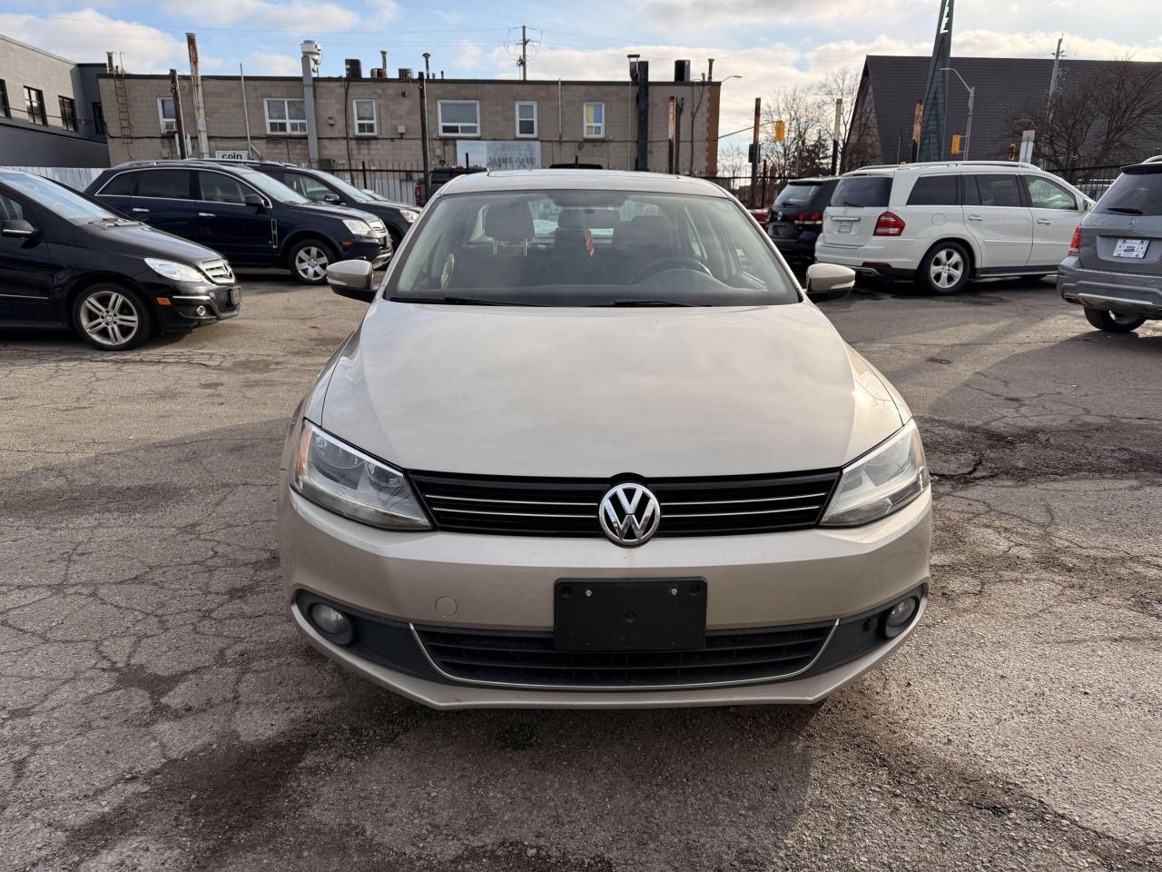 <p>2013 Volkswagon Jetta TDI,2 set of tires,excellent conditions,3 previous owners, low kilometres,gas saver, carfax shows a minor claim,safety sertification included in the price call 2897002277 or 9054128999</p><p>click or paste here for carfax: https://vhr.carfax.ca/?id=CZGr39CNSlwnPGky4Ea7nSDXizPa4PuI</p>