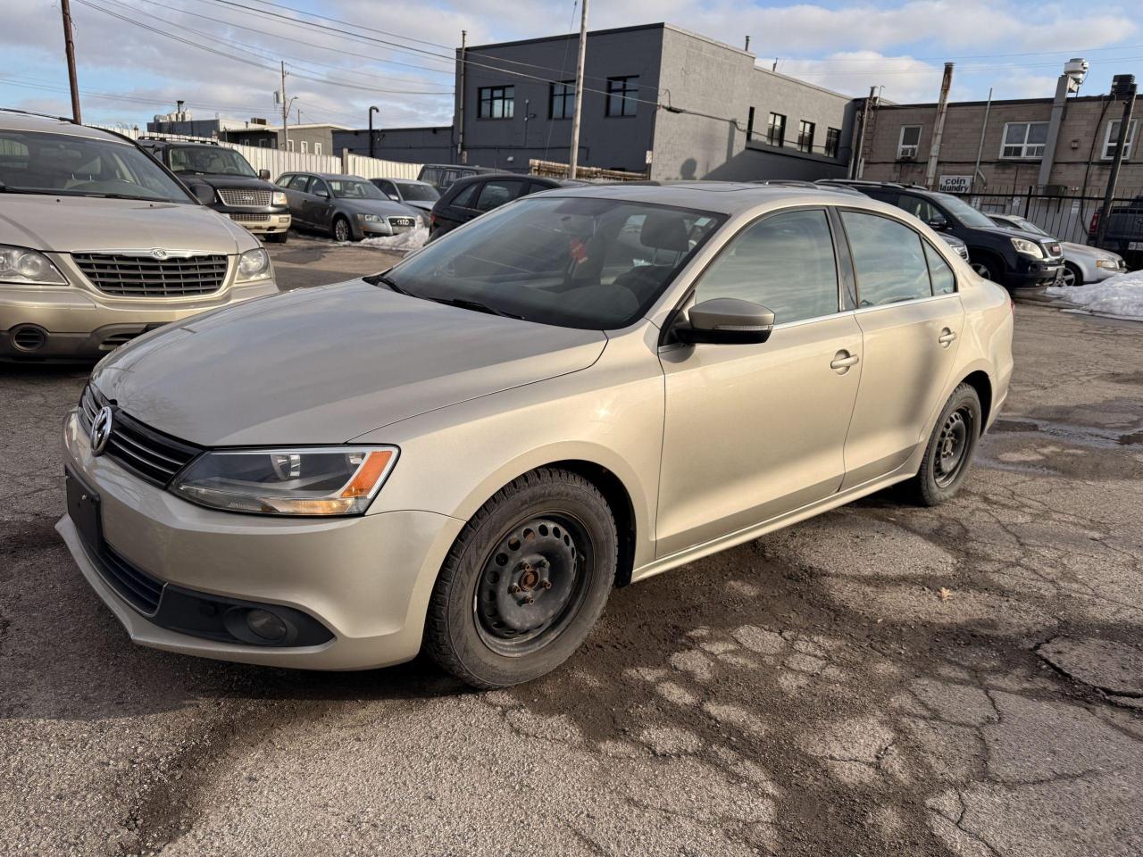 2013 Volkswagen Jetta 4dr 2.0T TDI DSG Comfortline - Photo #3