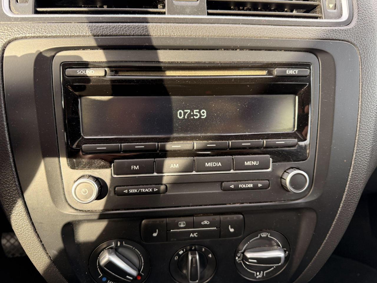 2013 Volkswagen Jetta 4dr 2.0T TDI DSG Comfortline - Photo #16