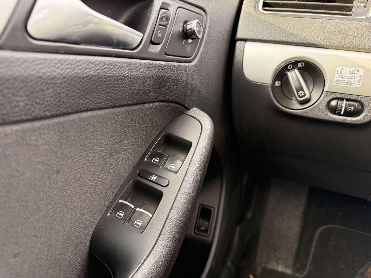 2013 Volkswagen Jetta 4dr 2.0T TDI DSG Comfortline - Photo #20