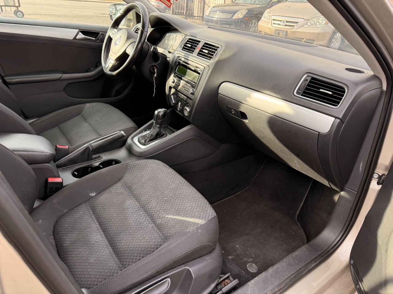 2013 Volkswagen Jetta 4dr 2.0T TDI DSG Comfortline - Photo #31