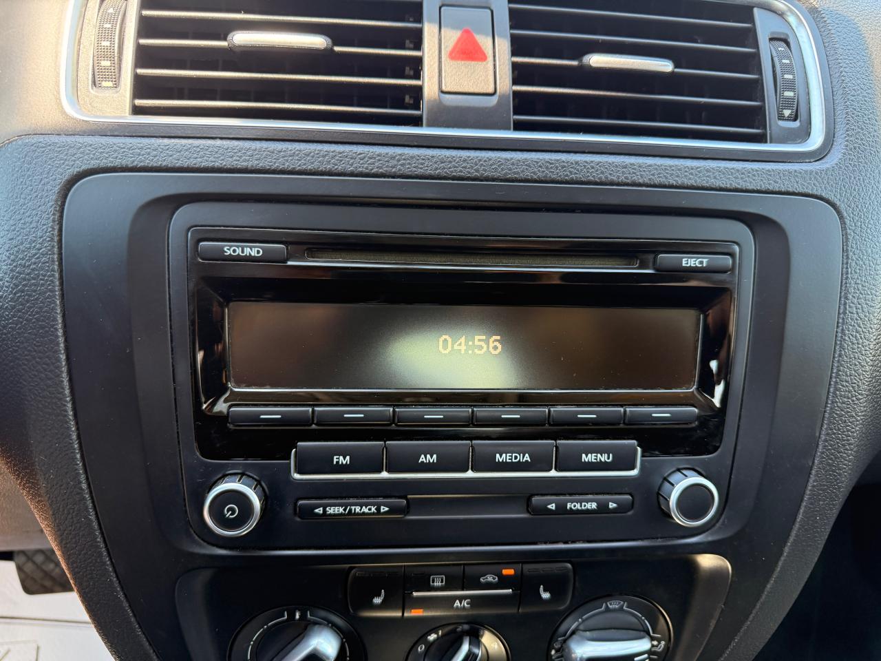 2013 Volkswagen Jetta 4dr 2.0T TDI DSG Comfortline - Photo #25