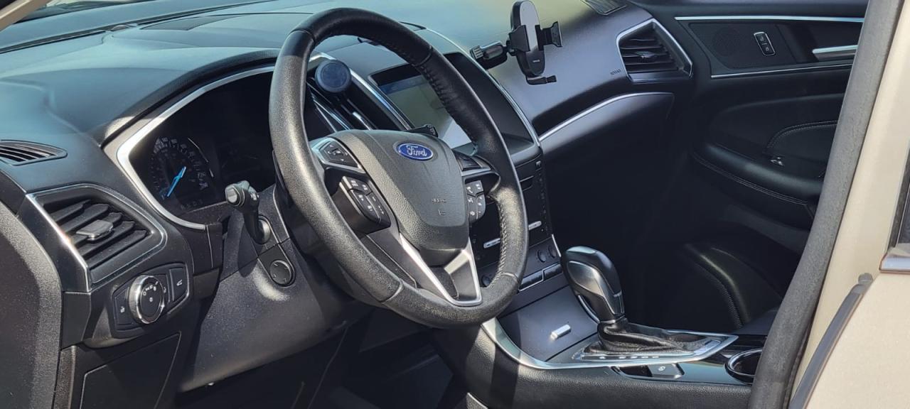 2018 Ford Edge Titanium - Photo #9