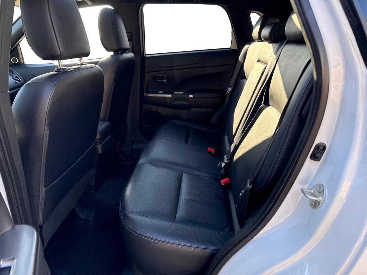2021 Mitsubishi RVR SE - Photo #14