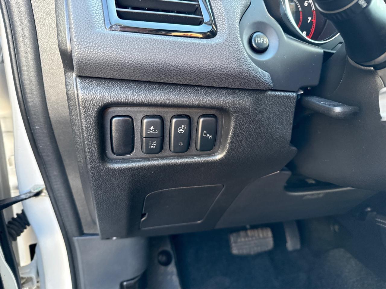 2021 Mitsubishi RVR SE - Photo #17