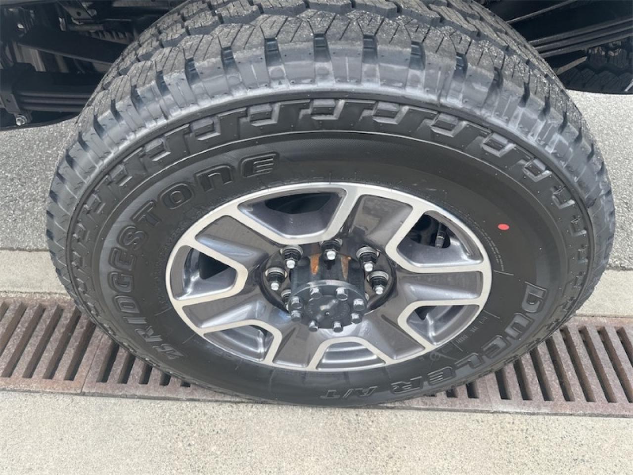 2025 Ford F-350 Super Duty LARIAT  - Moonroof Photo5