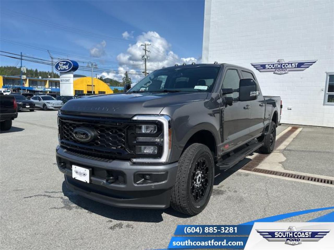 2025 Ford F-350 Super Duty LARIAT  - Moonroof Photo0