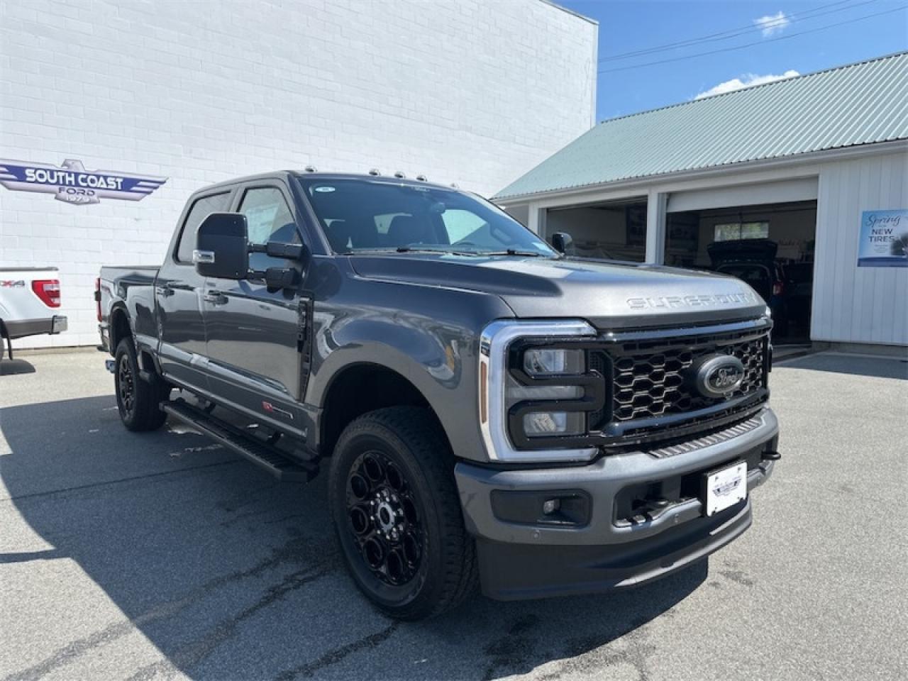 2025 Ford F-350 Super Duty LARIAT  - Moonroof Photo5
