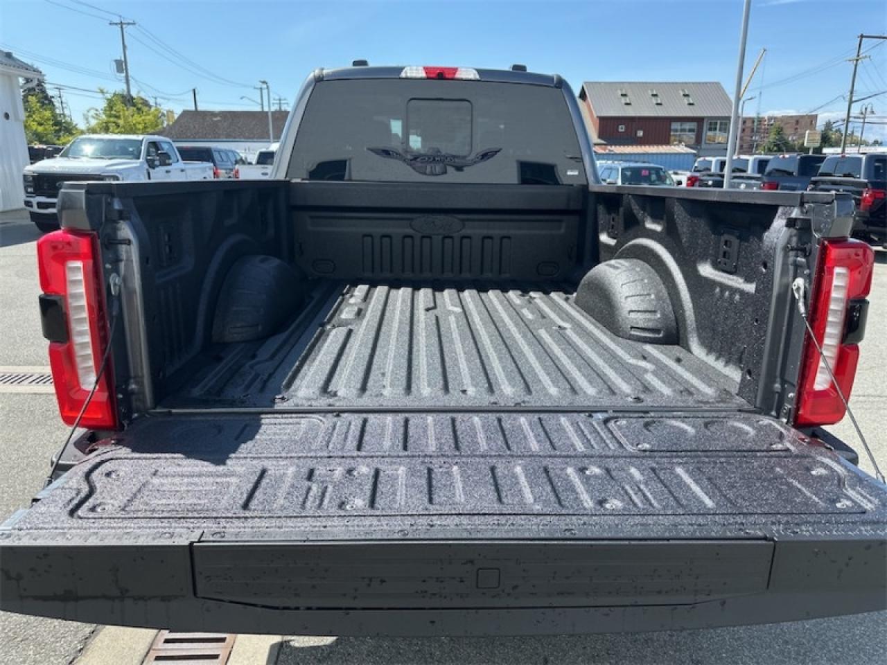 2025 Ford F-350 Super Duty LARIAT  - Moonroof Photo5