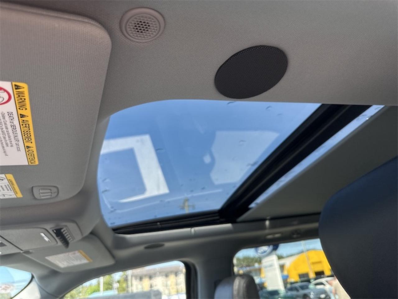2025 Ford F-350 Super Duty LARIAT  - Moonroof Photo5