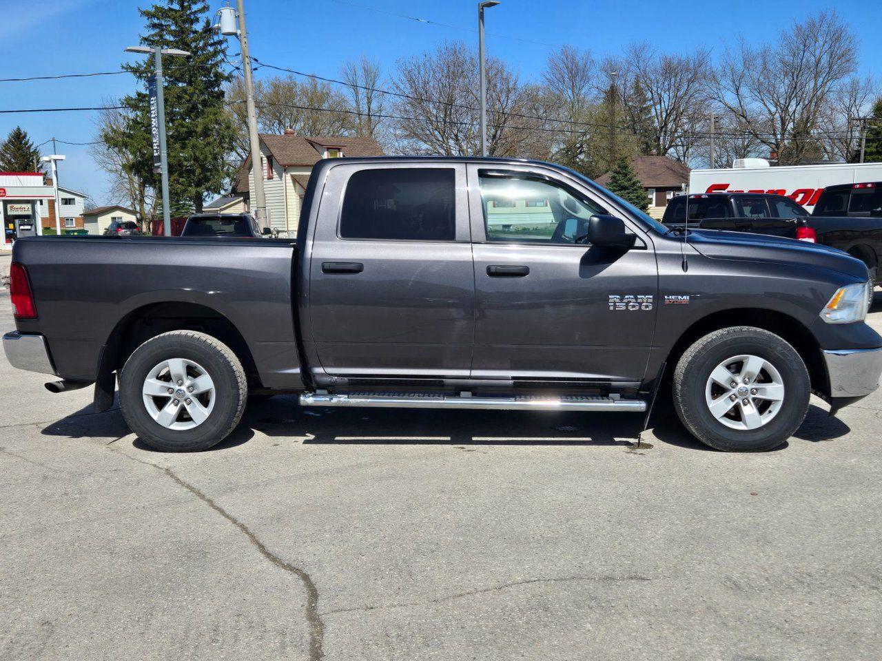 2017 RAM 1500 ST - Photo #4