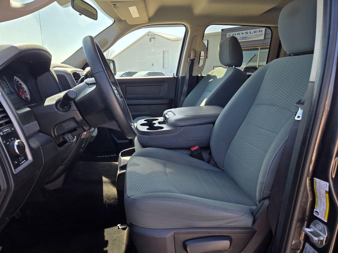 2017 RAM 1500 ST - Photo #12