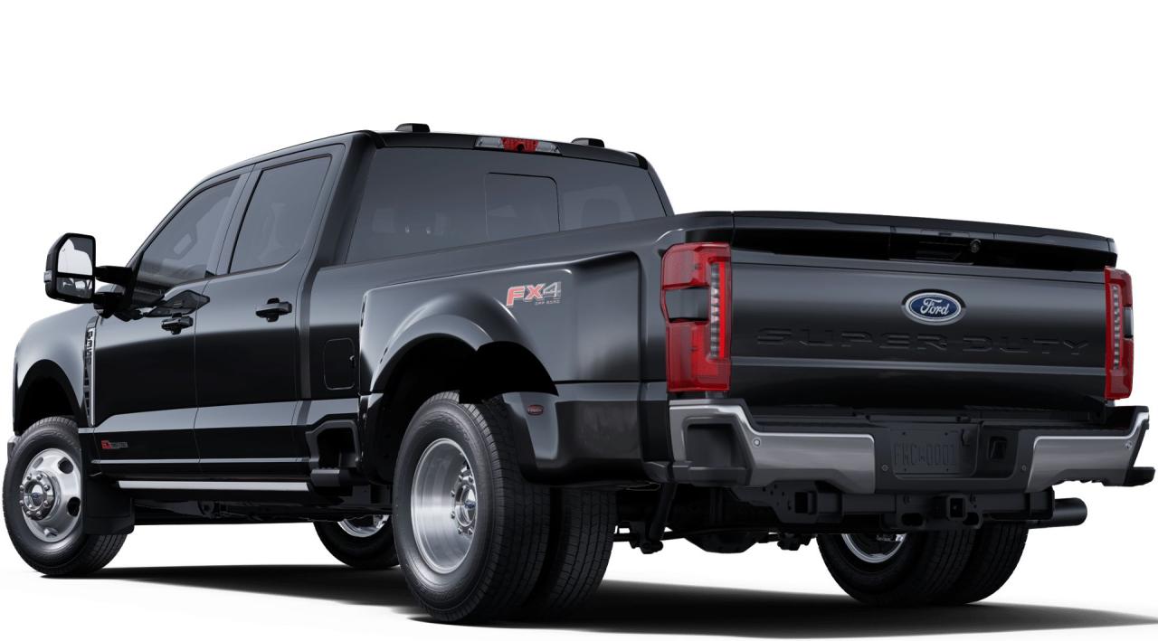 2025 Ford SUPERDUTY F-350® Lariat® Photo