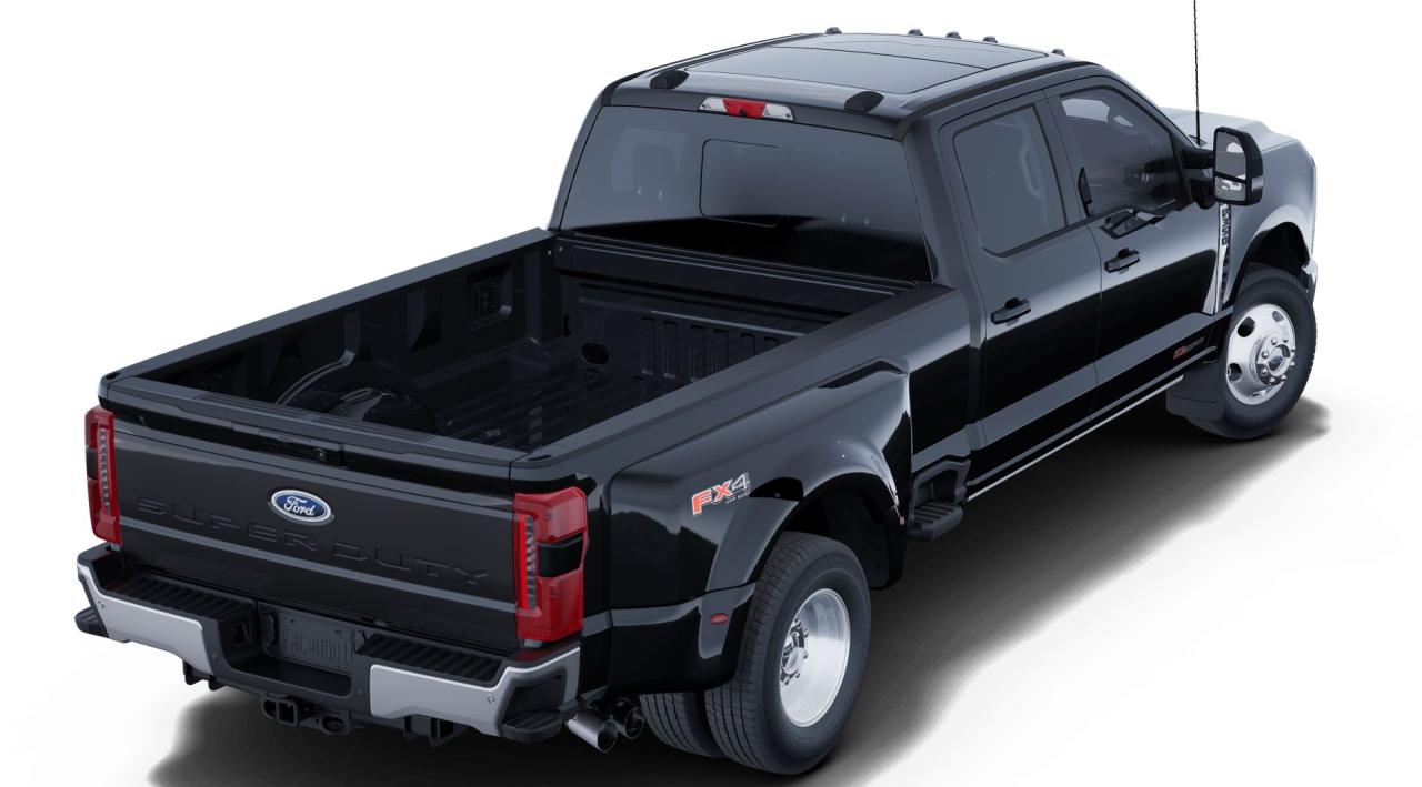 2025 Ford SUPERDUTY F-350® Lariat® Photo